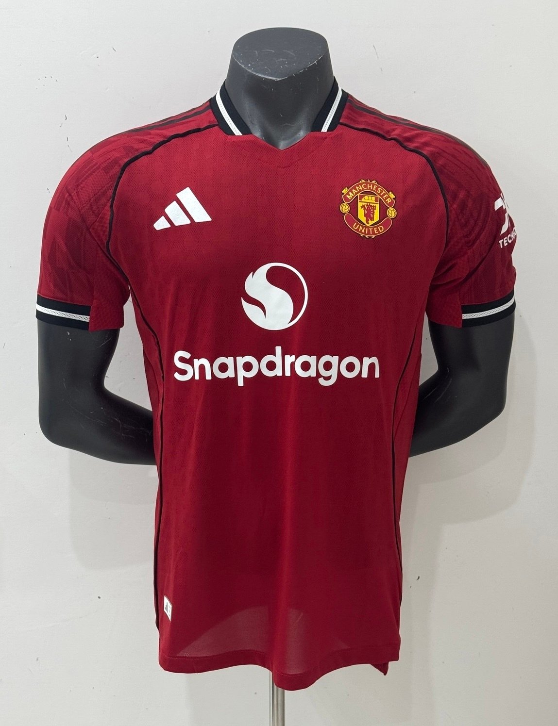 Manchester United 25/26 Home Jersey – Player Version (Half Sleeve)