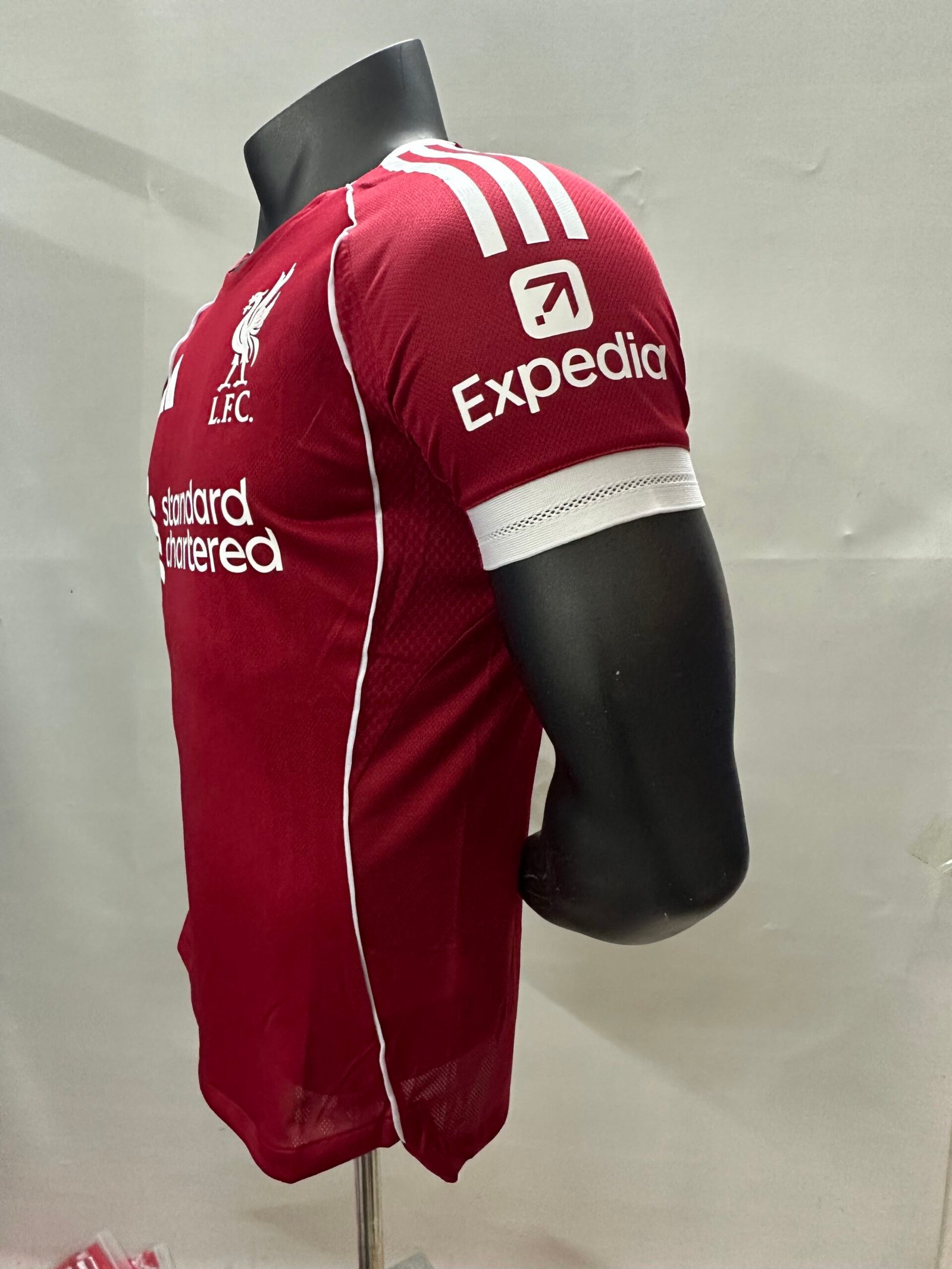 Liverpool FC Home Jersey 25/26 Season- Player Version (Half Sleeve) - Image 4