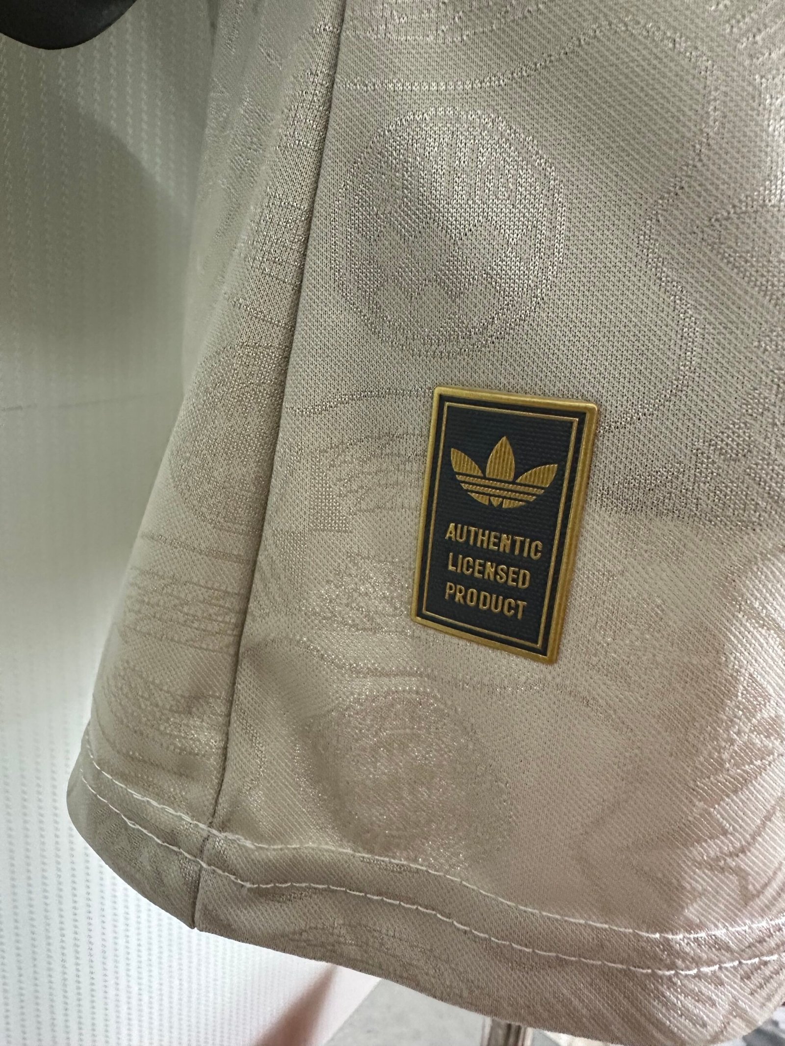 Bayern 25/26 Special Edition OktoberFest Kit– Player Version (Half Sleeve) - Image 4