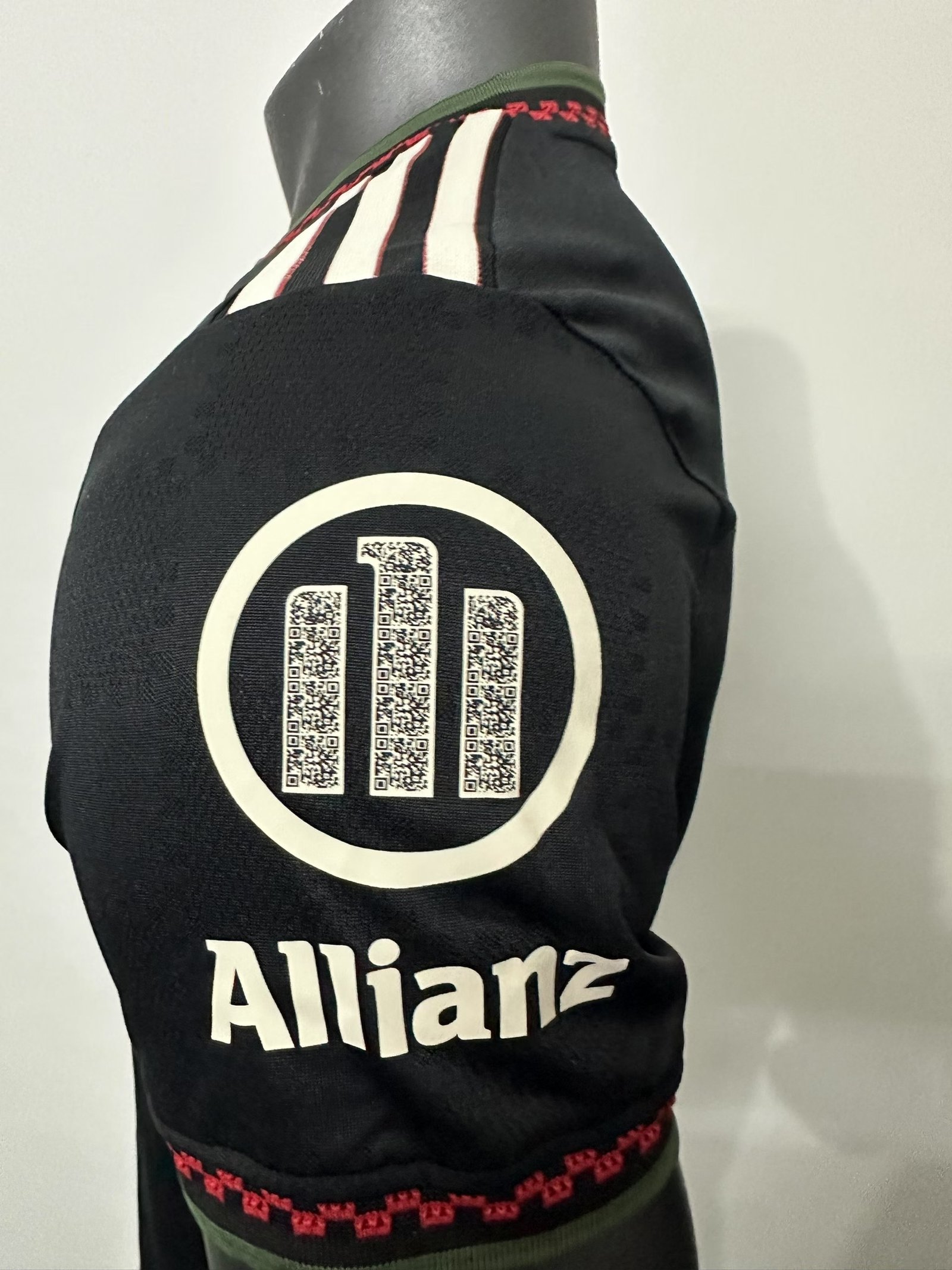 Bayern Munich 25/26 Third Kit Black Jersey – Player Version (Half Sleeve) - Image 5