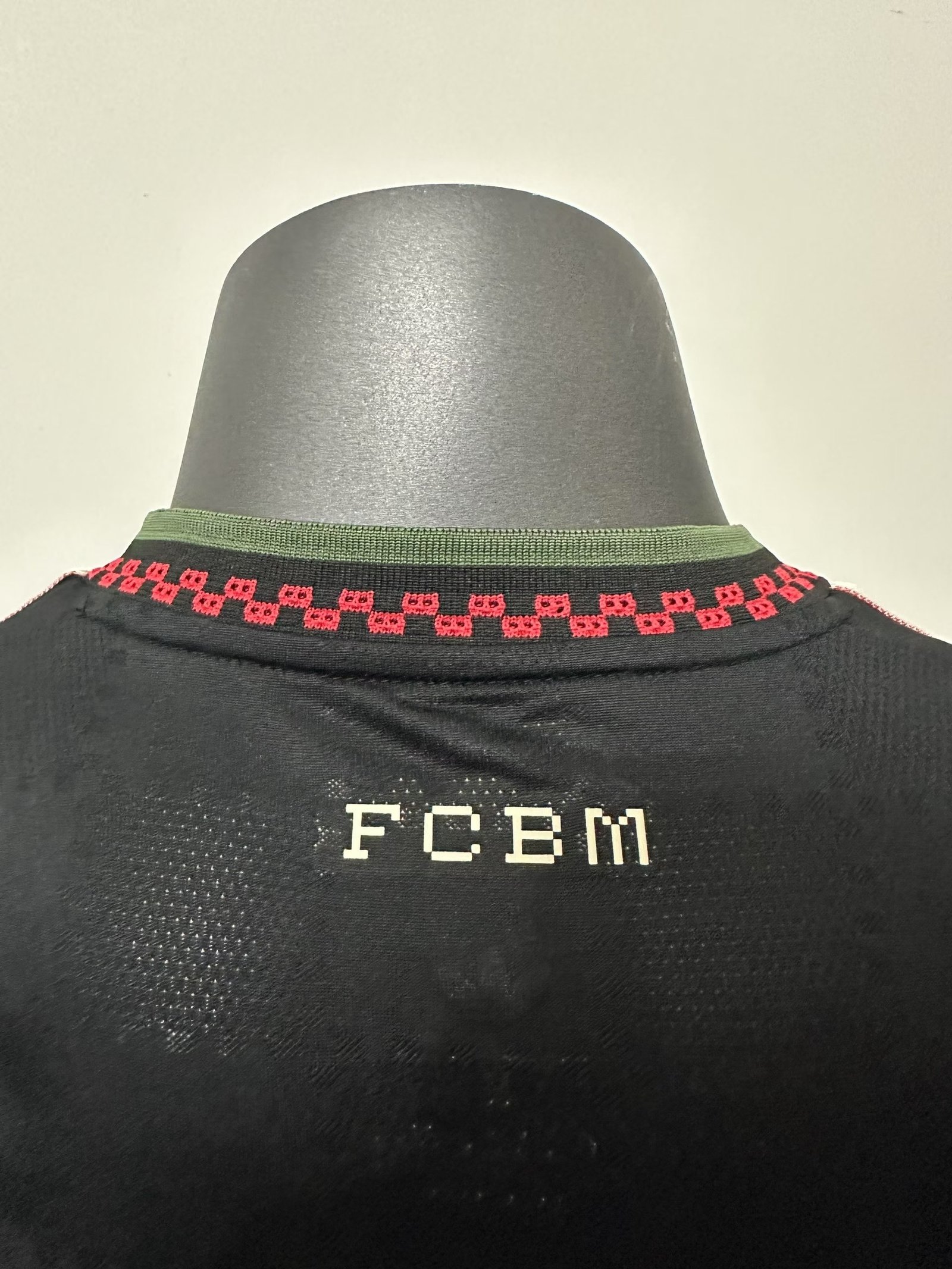 Bayern Munich 25/26 Third Kit Black Jersey – Player Version (Half Sleeve) - Image 4