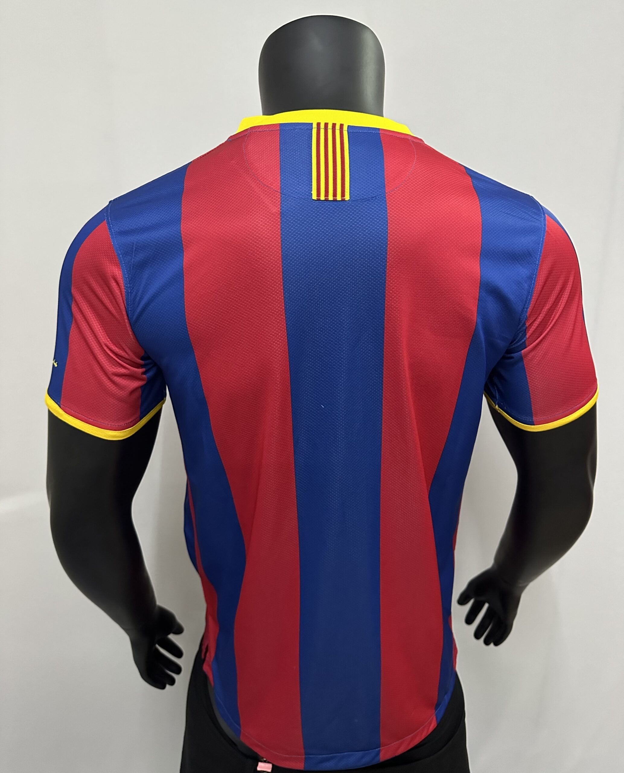 Barcelona 2010-11 Home Kit Half Sleeve- Retro Jersey - Image 4