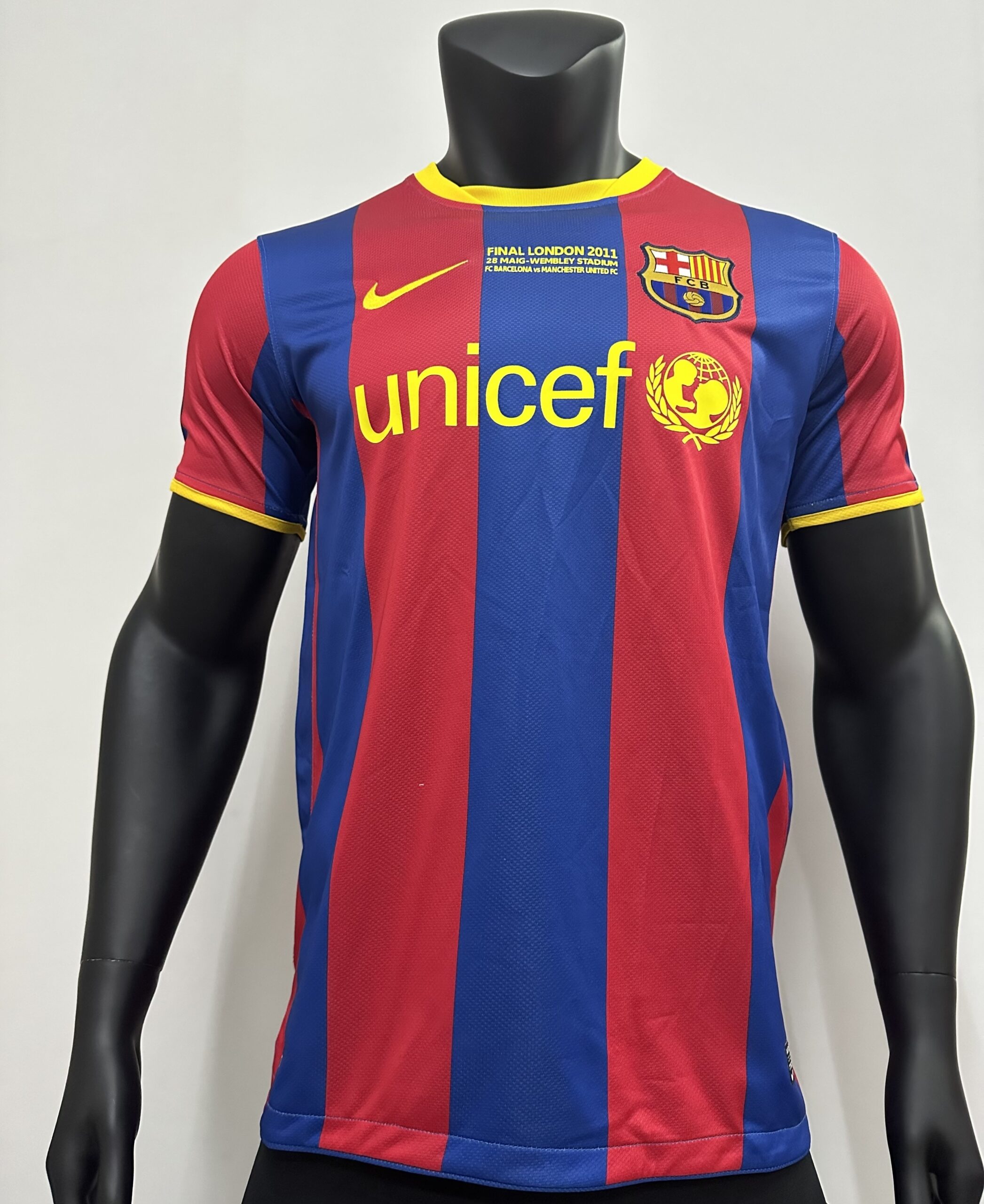 Barcelona 2010-11 Home Kit Half Sleeve- Retro Jersey - Image 5