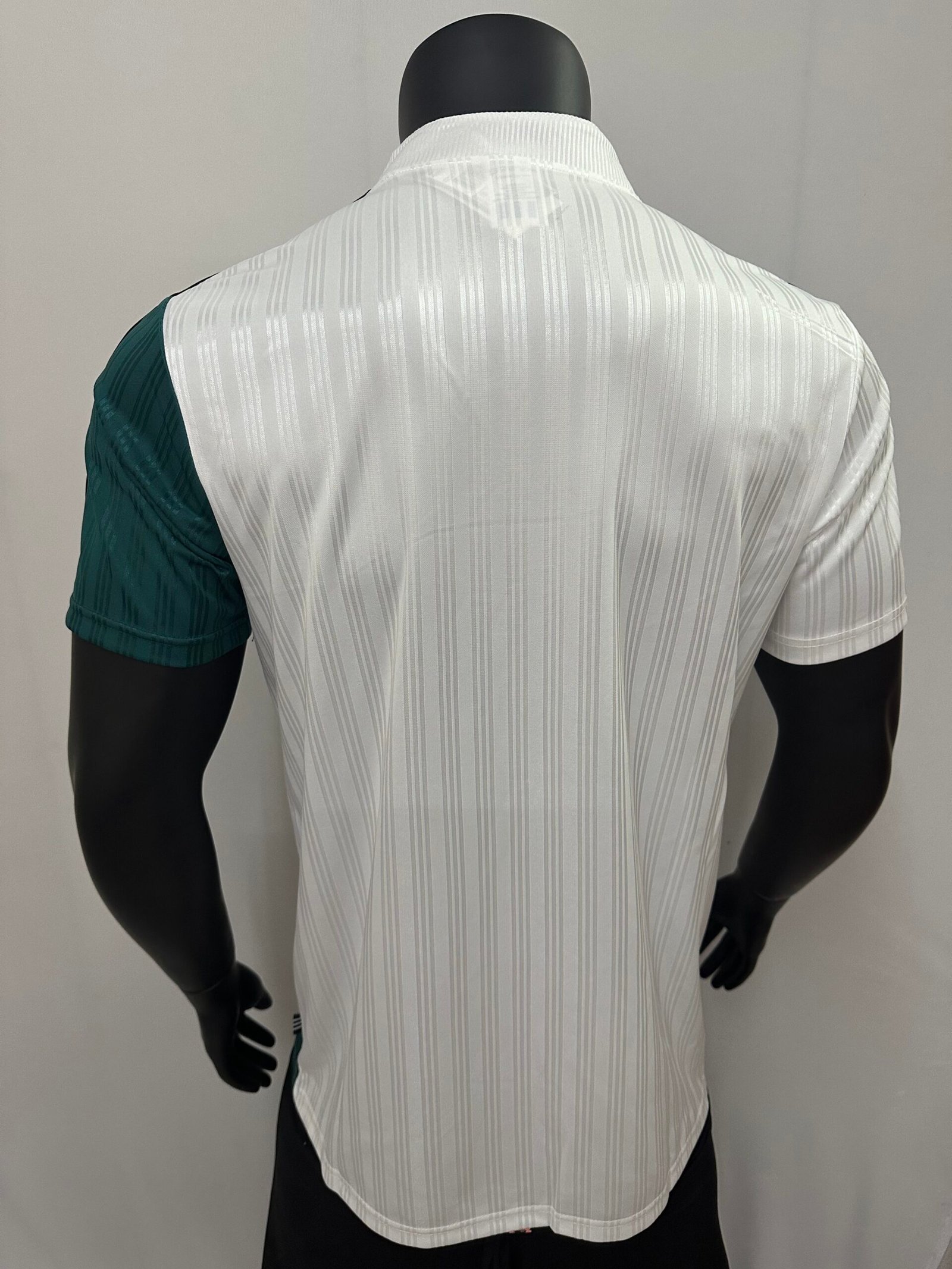 Liverpool 1995-96 Away Kit Half Sleeve- 90s Retro Jersey - Image 2