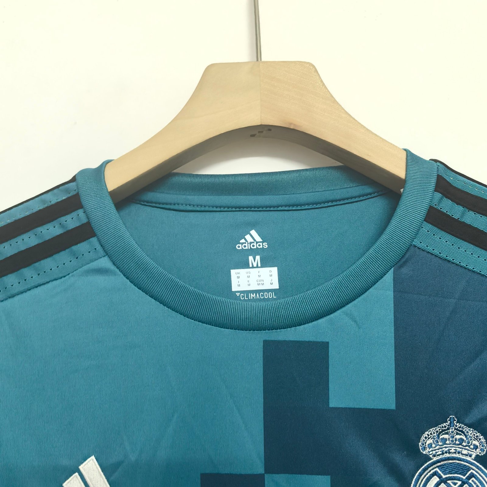 Real Madrid 2017-18 Third Kit Blue Half Sleeve- Retro Jersey - Image 5