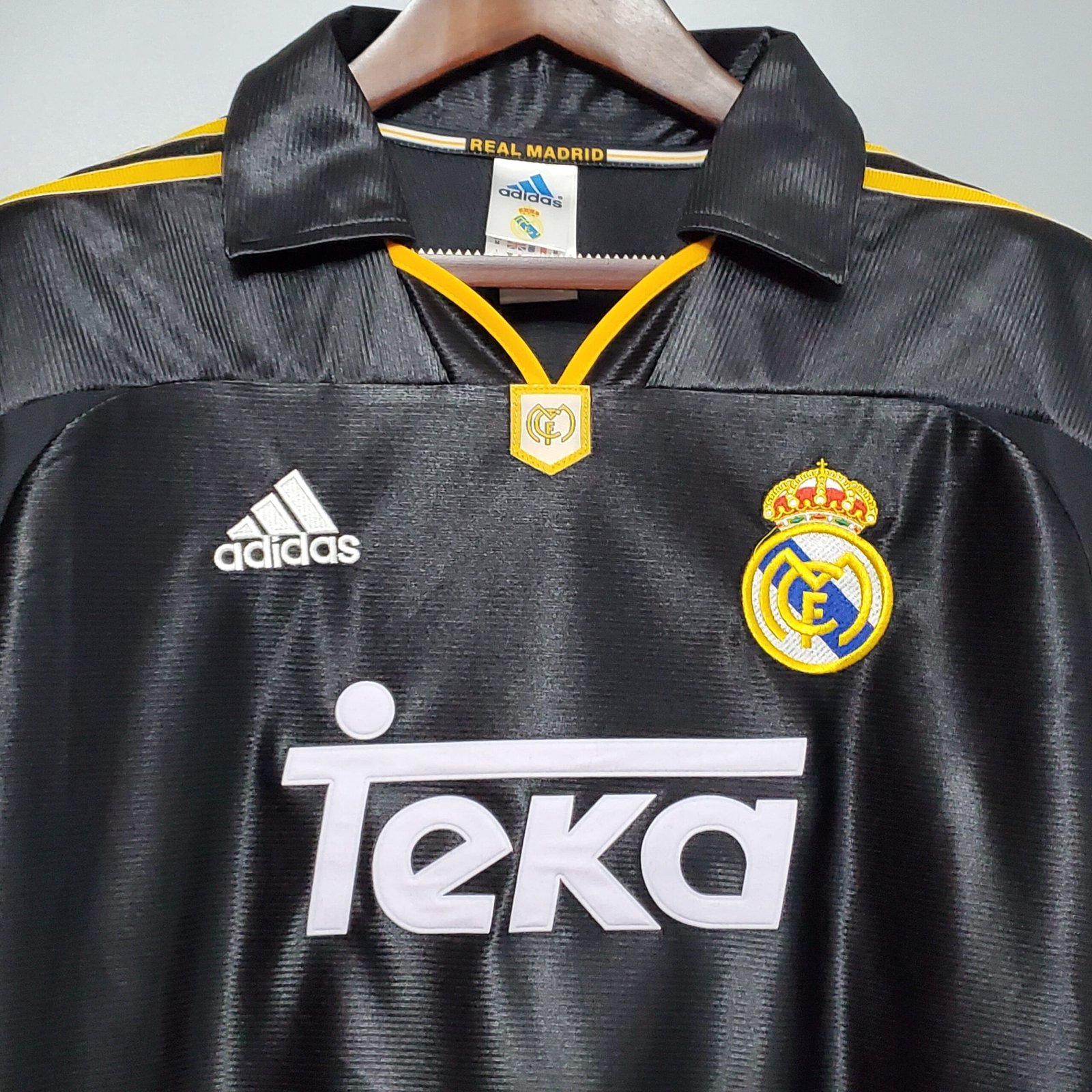 Real Madrid 98-99 Away Black Teka Half Sleeve- Retro Jersey - Image 3