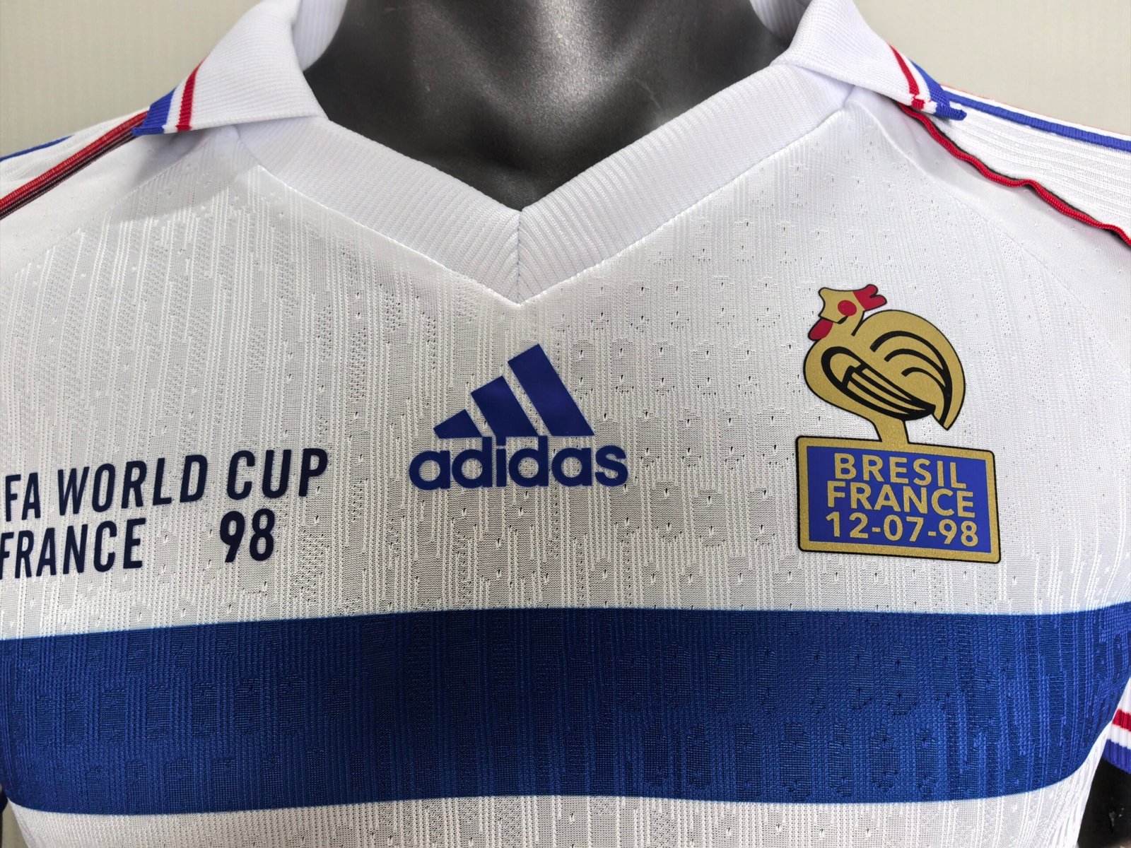 France World Cup 1998 Away Kit (Half Sleeve) - Retro Jersey - Image 8