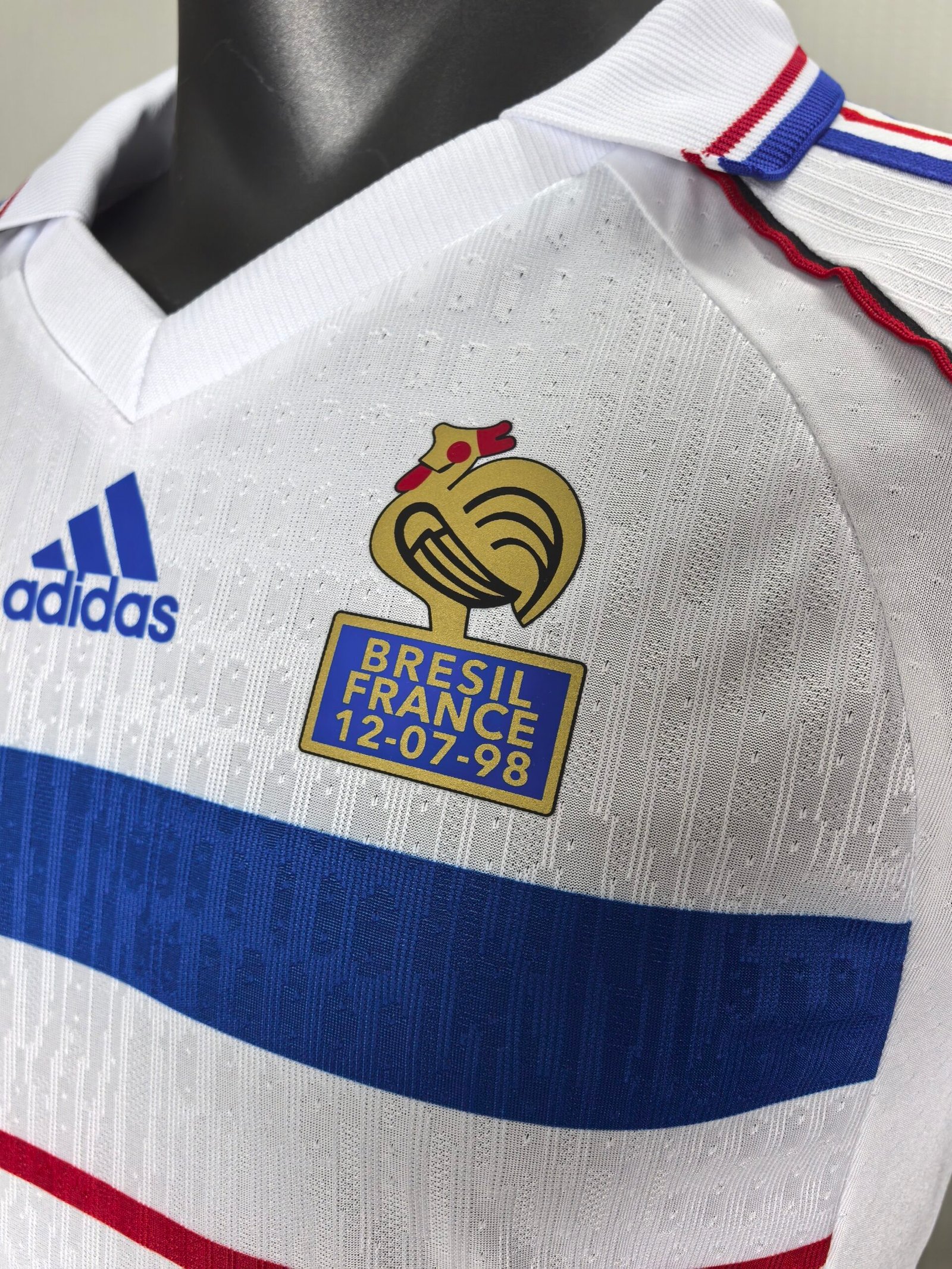 France World Cup 1998 Away Kit (Half Sleeve) - Retro Jersey - Image 6