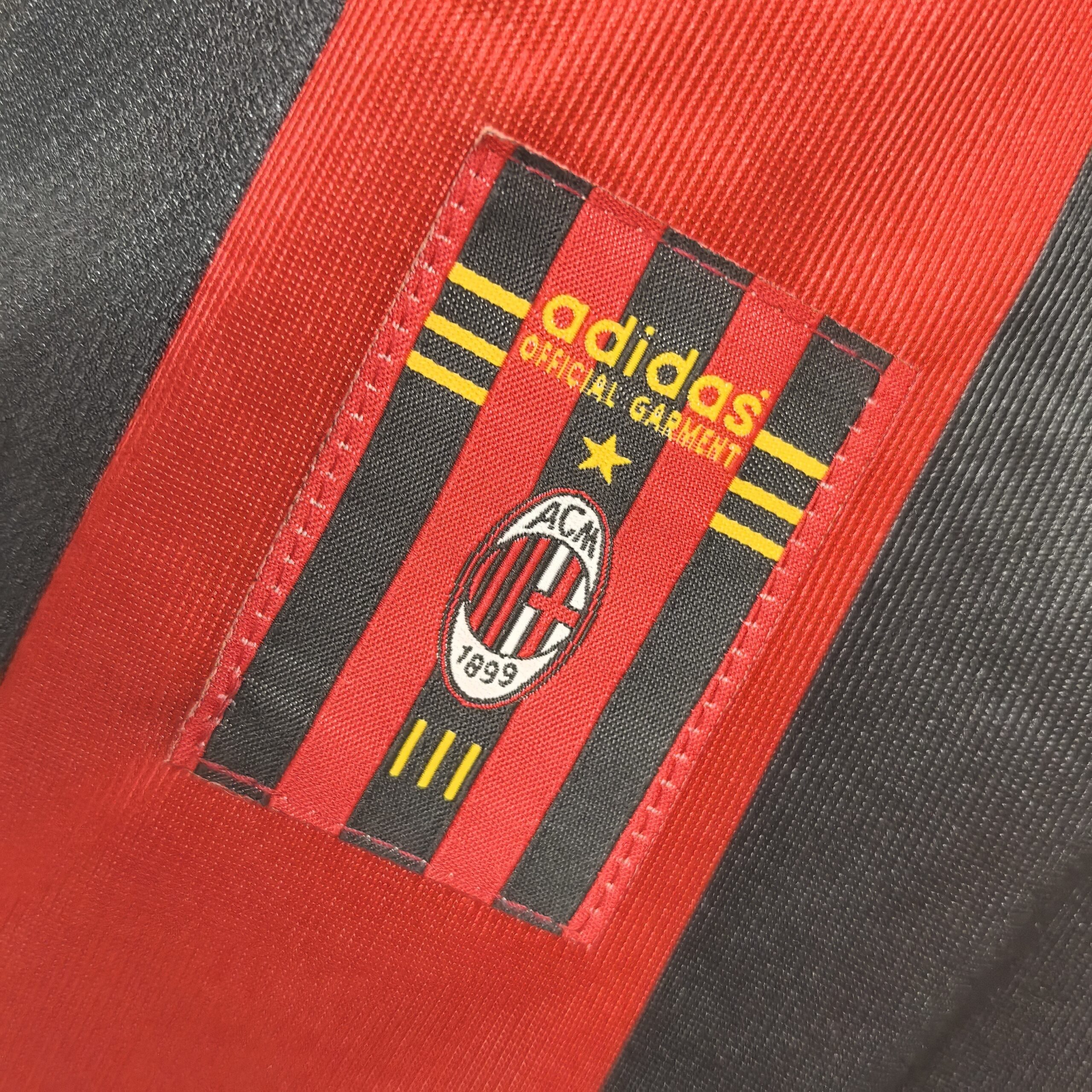 AC Milan 98-99 Home Vintage Half Sleeve- Retro Jersey - Image 4