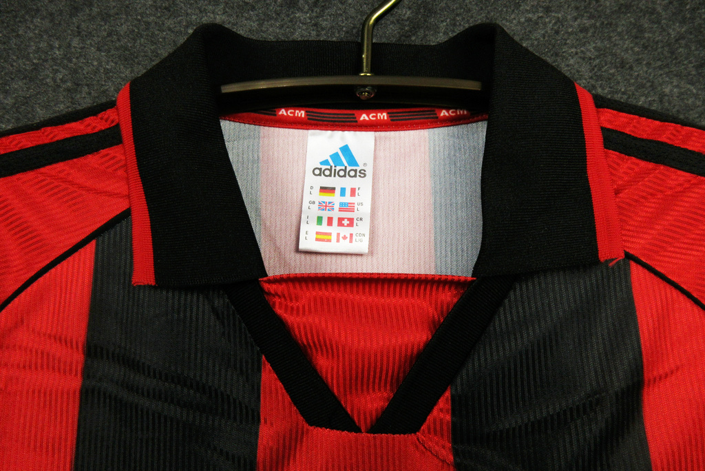 AC Milan 98-99 Home Vintage Half Sleeve- Retro Jersey - Image 3