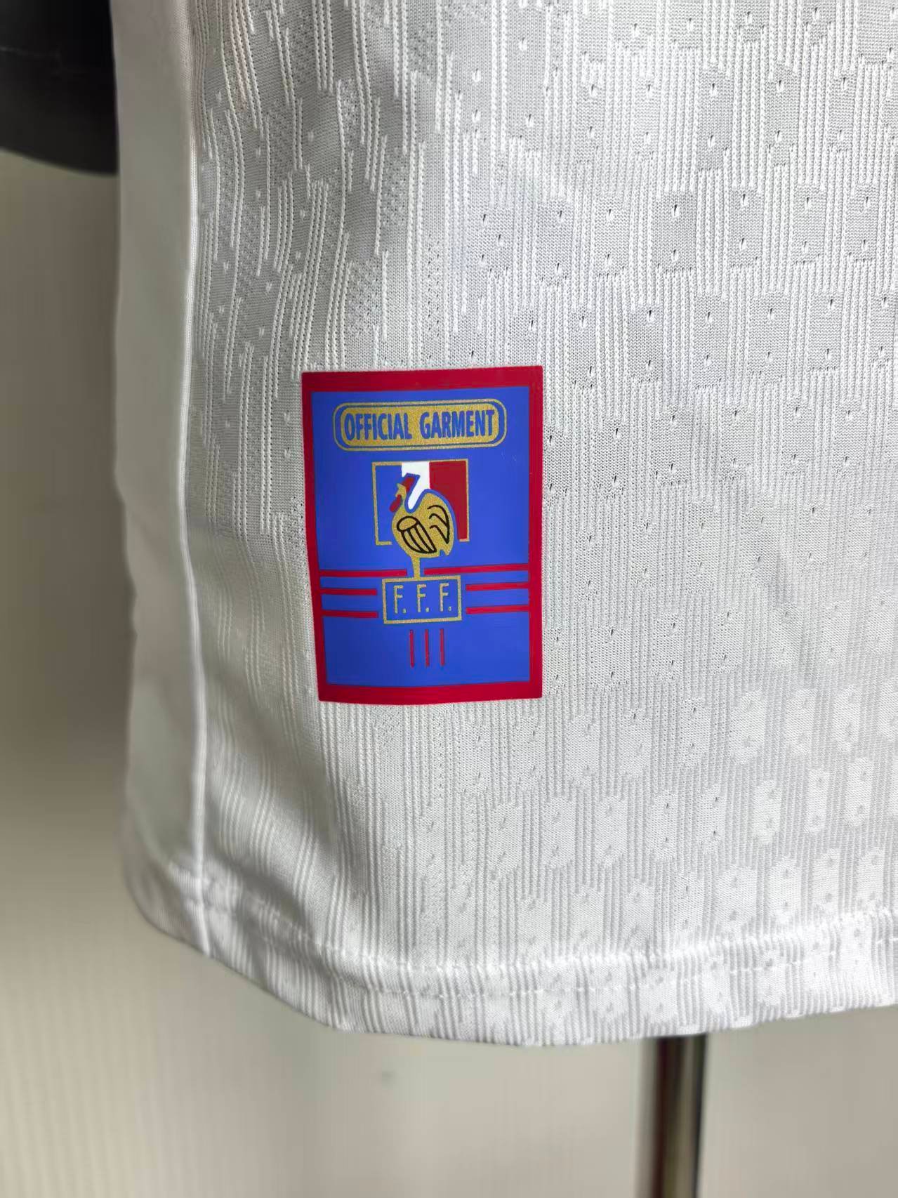 France World Cup 1998 Away Kit (Half Sleeve) - Retro Jersey - Image 9