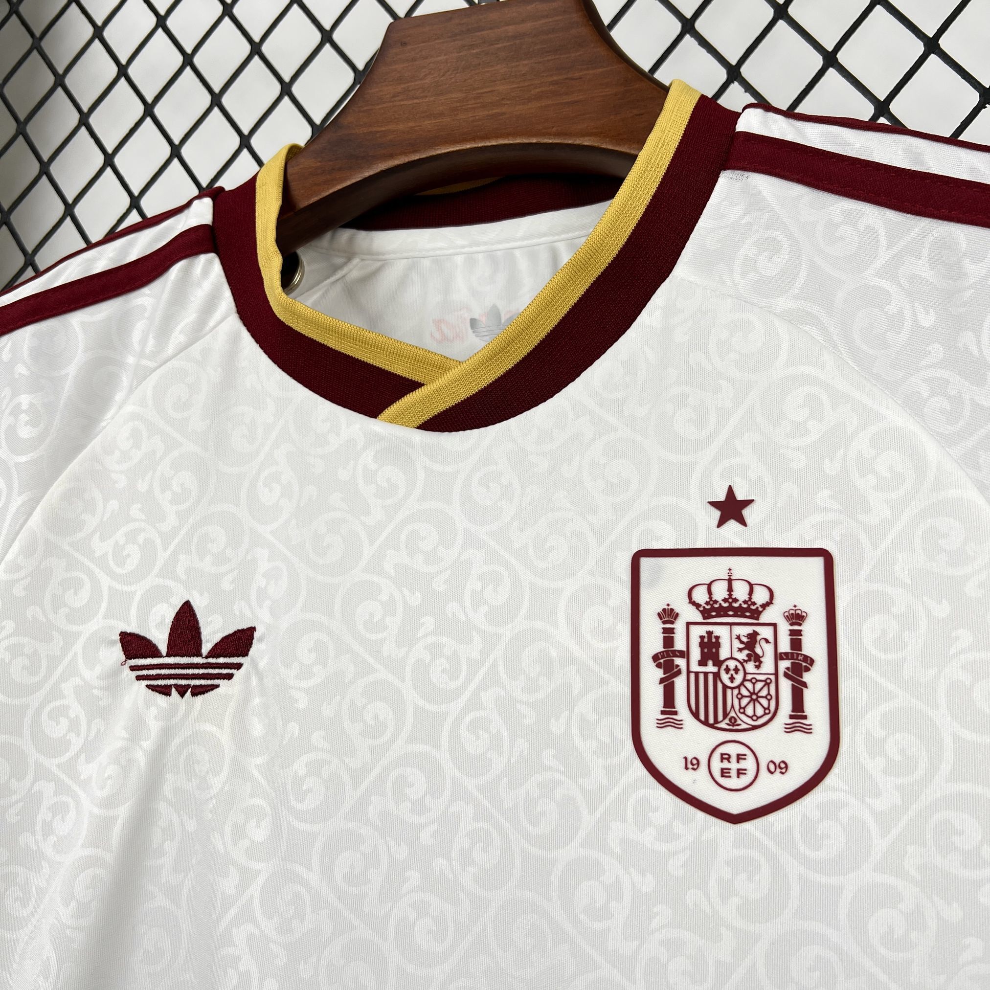 Spain 2026 World Cup Away Kids Jersey - Image 3