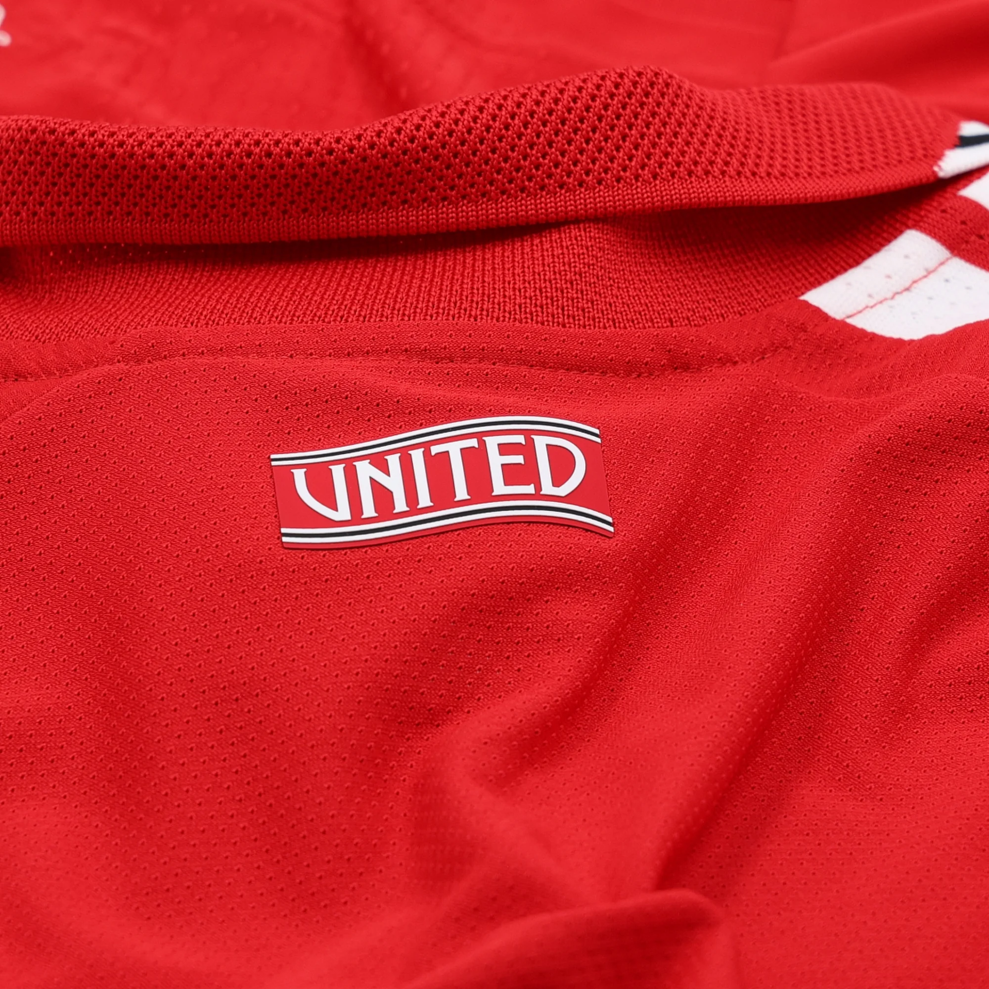 Manchester United 26-27 Home Jersey - Player Version (Half Sleeve) - Image 2
